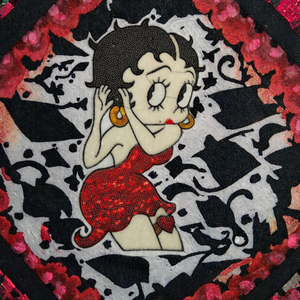 Stock limité : Grande écusson <span class=keywords><strong>brodé</strong></span> de sequins 100 % coton écologique, motif dessin animé, dos plat rond, pour vêtements de filles, Betty tenant un chien - Product Image 3