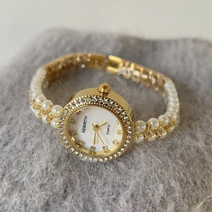 <span class=keywords><strong>Orologio</strong></span> da <span class=keywords><strong>Donna</strong></span> <span class=keywords><strong>Vintage</strong></span> Eco-Friendly di Lusso Leggero Retrò Squisito di Alta Gamma con Cassa in Acrilico Dorato e <span class=keywords><strong>Cinturino</strong></span> in <span class=keywords><strong>Pelle</strong></span>, Movimento al Quarzo con Lancette - Product Image 3