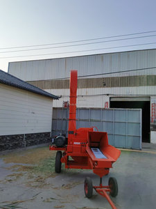 آلة تقطيع العشب للماشية من رونجين، قاطعة سيلاج 8 طن، آلة قطع العشب، آلة تقطيع القش الكبيرة مع محرك ديزل - Product Image 6