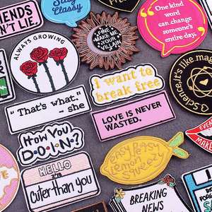 Patchs brodés thermocollants de qualité supérieure en gros, motifs floraux et lettres, patchs brodés personnalisés avec logo pour chapeaux et vêtements - Product Image 1