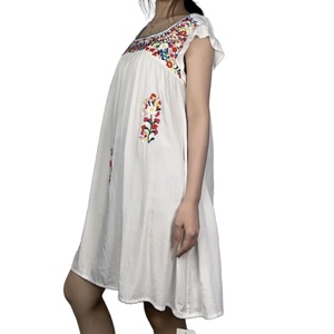 Robe en lin brodée pour femmes, style bohème, tendance, style vacances - Product Image 4