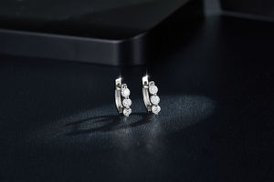 Pendientes de Aro Finos Rui Chuan de Plata Pura 925 con Moissanita y Material de Silicona para Fiesta - Product Image 3