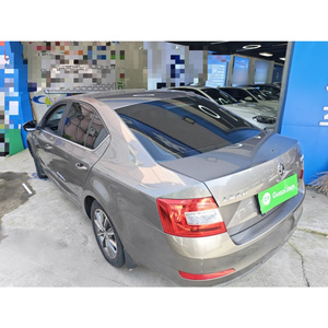 <span class=keywords><strong>Skoda</strong></span> Octavia 2017 d'occasion, berline compacte essence automatique, traction avant, gris foncé, véhicule d'occasion pour concessionnaires - Product Image 3