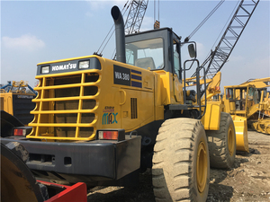 Cargadora de ruedas Komatsu WA380 de segunda mano para trabajos de manejo de arena, grava, tierra y residuos. - Product Image 2