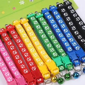 Collares de gato reflectantes ajustables con patrón de pata de hueso barato al por mayor con campanas ID 12 unids/set <span class=keywords><strong>Collar</strong></span> de gatos pequeños - Product Image 5