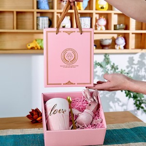 Großhandel Hochzeitsgeschenk-Set Tasse mit Löffel Liebliches Hasen-Geschenkset in Geschenkbox zum Valentinstag Trendprodukte 2025 - Product Image 4