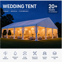 Grande tente de réception transparente pour mariage en plein air, avec toit clair