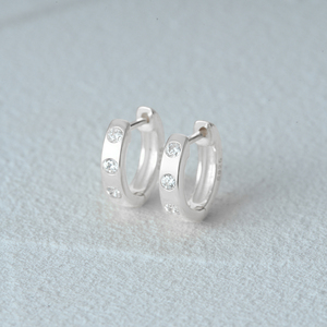 Aros Redondos de Plata de Ley 925 con Circonitas CANNER, Aros Huggies Chapados en Oro de 18K, Venta al por Mayor para Mujeres, para Fiestas - Product Image 2