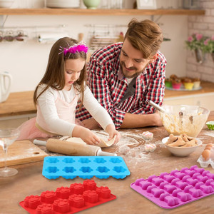 Moules à friandises pour chiens en silicone de qualité alimentaire, moules à bonbons en forme de patte et d'os de chien - Product Image 6