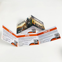 Cartes pliées en impression couleur avec tache UV Flyers au design personnalisé