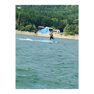 Planche de surf électrique Jetsurf en fibre de carbone, 12 kW, 55 km/h, en stock - Product Image 4