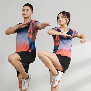 T-shirt de sport personnalisé pour hommes, respirant et léger, avec impression numérique, idéal pour le badminton, le tennis et l'entraînement quotidien. - Product Image 4