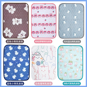Tapis rafraîchissant d'été en latex pour animaux de compagnie, motif dessin animé rectangulaire, coussin de glace pour chien, taille SML, matériau émulsionné respirant - Product Image 5
