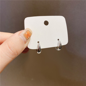 Boucles d'oreilles créoles minimalistes pour femmes, bijoux élégants et légers, tendance - Product Image 3