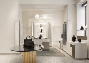 Diseño de interiores de boutique de bolsos de lujo: accesorios de tienda elegantes y vitrinas para bolsos de prestigio - Product Image 2