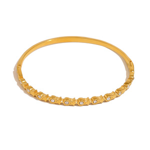 Pulsera YF8187 con Diseño <span class=keywords><strong>de</strong></span> Estrella <span class=keywords><strong>de</strong></span> <span class=keywords><strong>Cinco</strong></span> Puntas con Borde Estrecho <span class=keywords><strong>de</strong></span> Circonita, Diseño Abierto, Decoración Hecha a Mano, Chapado en Oro <span class=keywords><strong>de</strong></span> 18K, Acero Inoxidable Impermeable - Product Image 5