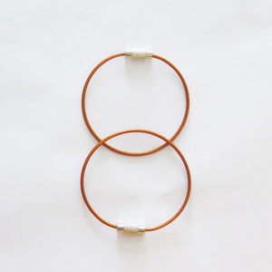 YIWANG - Llavero de Alambre de Acero Inoxidable con Cierre de Rosca Naranja - Product Image 2