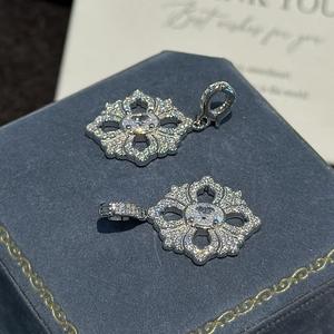 Colgante de Cruz de Plata Pura S925 con Diseño de Nicho de Estilo Vintage, Simple y Moderno, con Incrustaciones de Circonita - Product Image 5