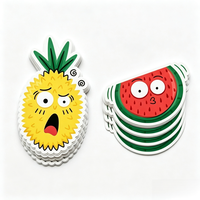 Autocollants en vinyle imperméables personnalisés, découpés à la forme, résistants à l'huile, avec des motifs de fruits mignons, autocollants avec votre logo pour les bouteilles et les canettes de marque