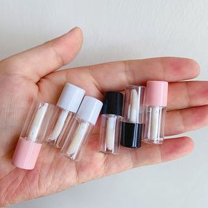 LZ Pack Estoque Venda quente testador 1.5ml mini tubos de brilho labial fofos para crianças de marca própria redondo preto branco rosa tubos minúsculos de brilho labial - Product Image 1