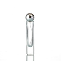 Flacon en verre transparent de luxe vide de 30 ml avec pulvérisateur à pompe et couvercle rond pour l'emballage de parfums et d'huiles essentielles