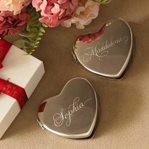 Miroir de maquillage personnalisé en argent en forme de cœur, sculpté à la main, cadeau pour demoiselle d'honneur, cadeau pour la Saint-Valentin - Product Image 1