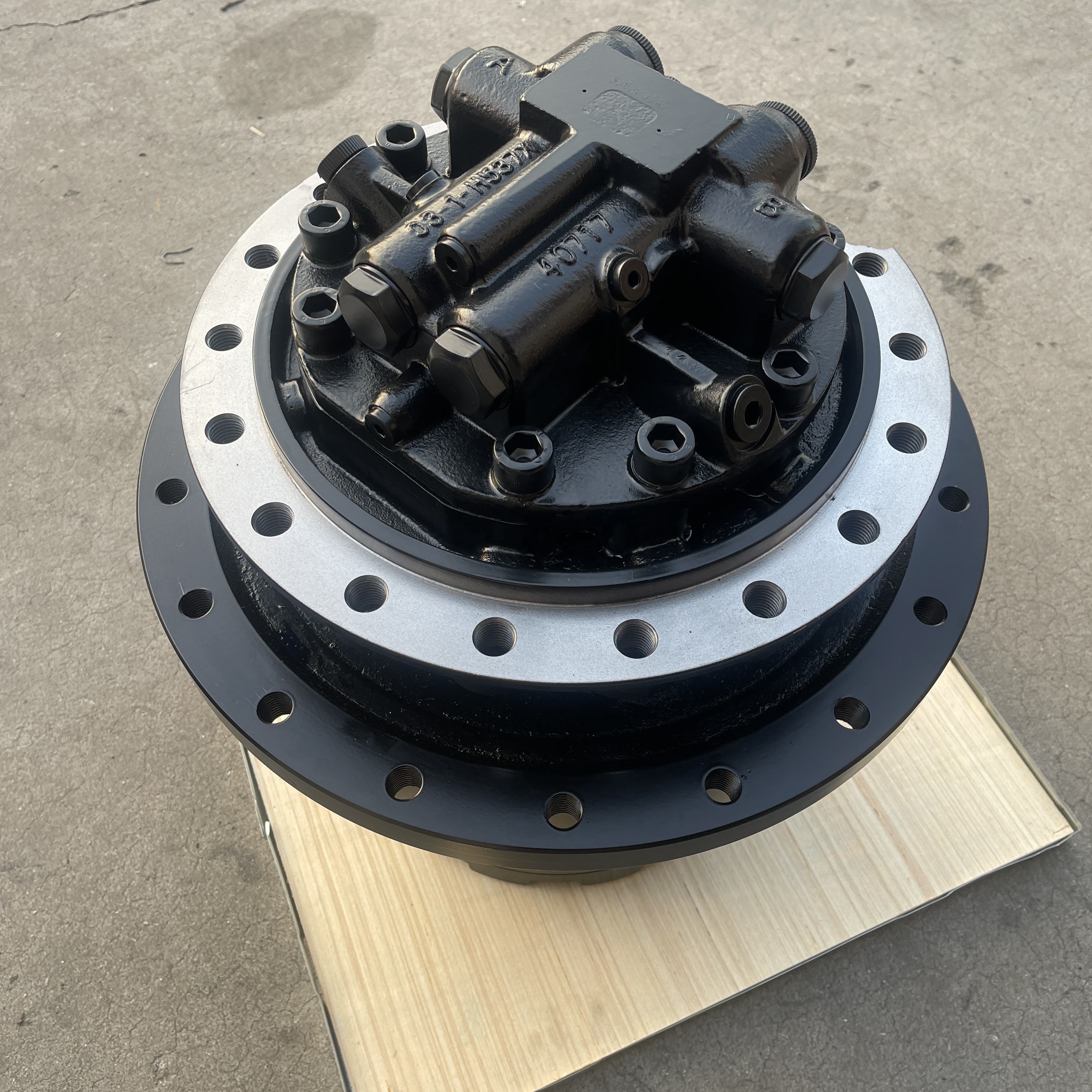 Shop High-Quality Excavator Final Drives & Travel Gearboxes