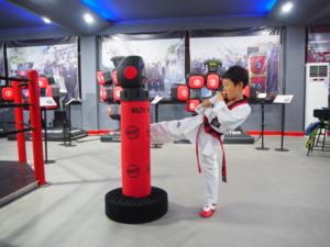 Intellectuelle Autoportante Enfants <span class=keywords><strong>Sac</strong></span> <span class=keywords><strong>De</strong></span> <span class=keywords><strong>Frappe</strong></span> Enfants Fitness Boxe Équipement Avec Vitesse Puissance Score Affichage <span class=keywords><strong>À</strong></span> L'écran - Product Image 5