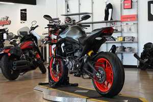 Moto sportive nue 937cc <span class=keywords><strong>2022</strong></span>, cadre léger, aides au conducteur avancées - Product Image 5