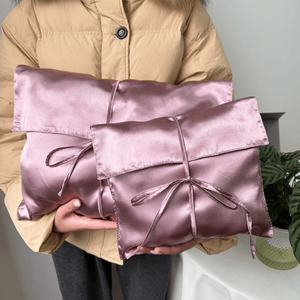 Sac à poussière <span class=keywords><strong>en</strong></span> <span class=keywords><strong>soie</strong></span> premium <span class=keywords><strong>avec</strong></span> logo personnalisé, housse anti-poussière <span class=keywords><strong>en</strong></span> satin à rabat, sac enveloppe rose doré, sac cosmétique texturé <span class=keywords><strong>en</strong></span> <span class=keywords><strong>soie</strong></span> - Product Image 6