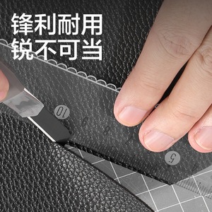 Cuchillo Multiusos Deli 2036ES Gris Metálico, Hoja Retráctil de Acero Inoxidable, Herramienta de Corte para Oficina - Product Image 2