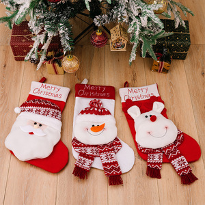 Chaussettes de Noël décoratives pour arbre, sacs cadeaux rouges pour enfants, en tissu non tissé écologique, directement de l'usine - Product Image 2