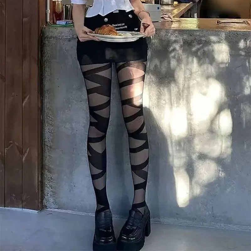 Straight-cut bandage black