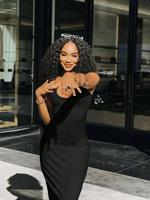 Robe de soirée moulante asymétrique à col halter pour femme, style décontracté