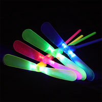 Jouets lumineux LED volants, libellule en bambou lumineuse, hélice en plastique à friction manuelle, électronique, cadeau pas cher pour enfants, décoration de fête