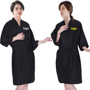 Bata de Barbería con Logotipo Personalizado, Impermeable, para Clientes de Belleza, Kimono de Poliéster de 61*100 cm con Cintura Ajustable - Product Image 1