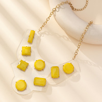 Collier bib statement surdimensionné en résine rose et acrylique transparent, bijoux fantaisie OEM/ODM, collier en résine transparente doré pour femme