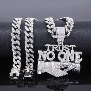 Rantai liontin pria, gaya Eropa Amerika trendi keren Hip-Hop Kuba Aksesori paduan emas bertatahkan berlian pola silang - Product Image 4