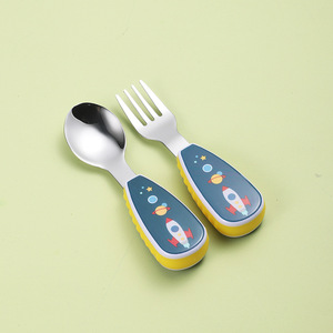 Ensemble de couverts pour enfants <span class=keywords><strong>en</strong></span> acier inoxydable 304, design de dessin animé, manche, cuillère, fourchette, vente <span class=keywords><strong>en</strong></span> gros - Product Image 3
