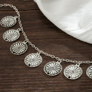 Collar tejido de moda para mujer Unionen 1405 con colgante de flecos de margaritas redondas vintage cadena de eslabones de latón - Product Image 3