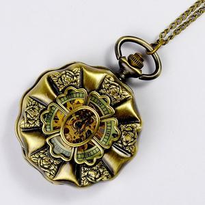 <span class=keywords><strong>Reloj</strong></span> de Bolsillo Mecánico Antiguo Negro Estilo Steampunk con Esfera Luminosa de Esqueleto para <span class=keywords><strong>Hombre</strong></span> con Cadena, No Resistente al Agua - Product Image 3