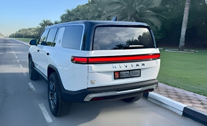 Auto Eléctrico 2023 Ri vian R1S Adventure de Cuatro Ruedas - Product Image 2