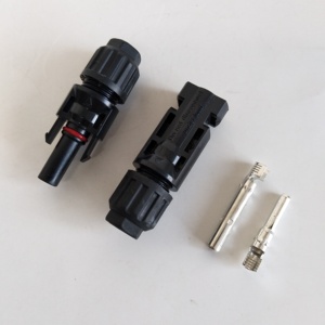 Kit d'outils de sertissage pour panneaux solaires LY-2546B avec 6 paires de connecteurs de câbles solaires mâles et femelles et clés à molette - Product Image 6