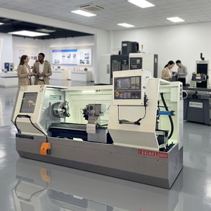 เครื่องกลึงซีเอ็นซีแบบแนวนอนรุ่น CK6163 สำหรับงานหนัก ขนาดใหญ่ ความแม่นยำสูง สำหรับกลึงโลหะ ขนาด 1000-2000 มม. ระบบควบคุม GSK - Product Image 1