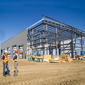 Kits de construction de <span class=keywords><strong>garage</strong></span> <span class=keywords><strong>en</strong></span> métal d'entrepôt <span class=keywords><strong>préfabriqué</strong></span> de structure <span class=keywords><strong>en</strong></span> acier léger - Product Image 5
