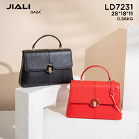 Sacs à main de luxe QAZA 2023 en cuir PU pour femmes, vente en gros, tendance mode, couleur unie, doublure en PVC pour femmes