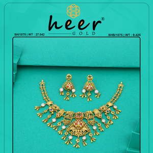 Elegante conjunto de joyería de oro hecho a mano con detalles de patrones tradicionales y pendientes a juego, perfecto para bodas. - Product Image 2