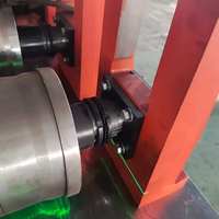 Chaîne de production Offre Spéciale de porte d'ascenseur d'ascenseur petit pain formant l'opération complètement automatique de machine de fabrication avec des trous de poinçon