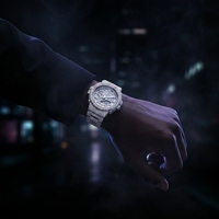 Boîtier de luxe en moissanite pour Casio DW-6900, en laiton massif, avec lunette entièrement sertie de diamants, passe le testeur de diamants, protection de montre dorée style « Iced Out »