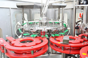 Automático monobloque 3 en 1 bebida líquida de grado alimenticio botella de plástico Nido de Pájaro bebidas lácteas máquina de llenado y tapado - Product Image 4